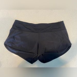 Speed Up Low-Rise Short 2.5” - Color: Black - Size: 6 - Lulu Lemon
